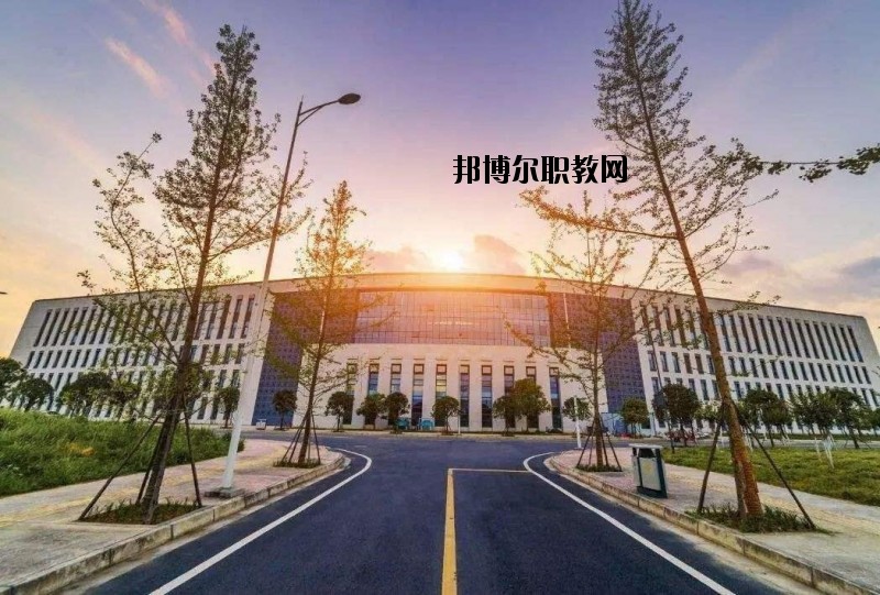 黃梅第五高級(jí)中學(xué)2020年招生辦聯(lián)系電話