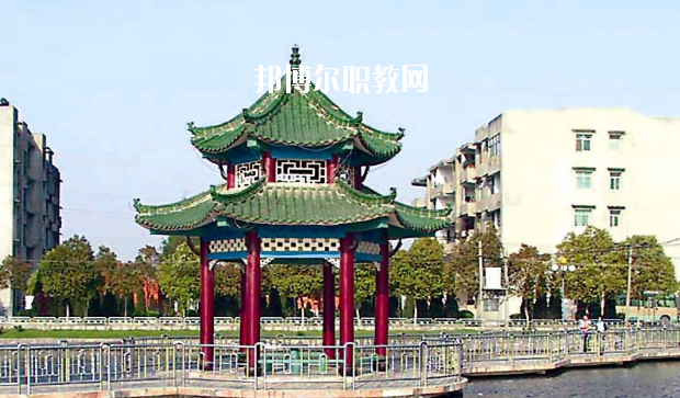 宜城職業(yè)高級(jí)中學(xué)4