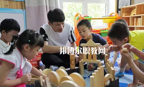 成都2021年有哪些幼師學校比較好就業(yè)